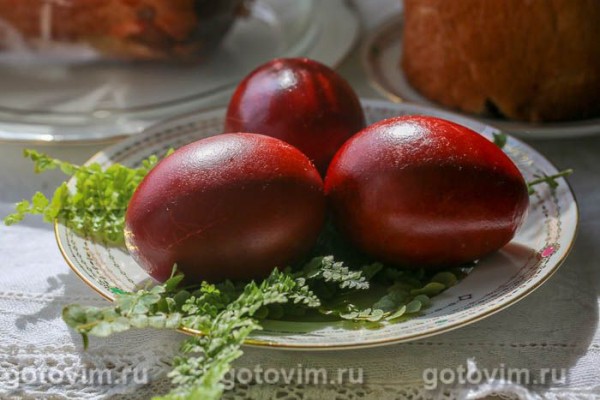 Яйца в луковой шелухе