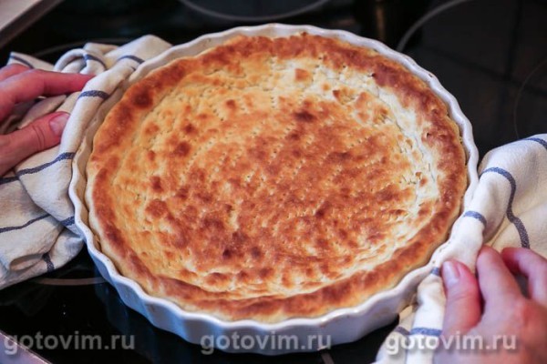 Пирог с клубникой и сметаной