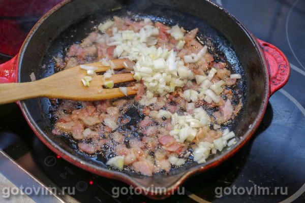 Макароны с белыми грибами и беконом